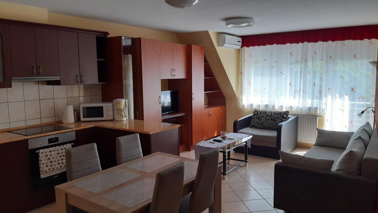 Elizabet Apartman A Belvarosban Szarvas Luaran gambar